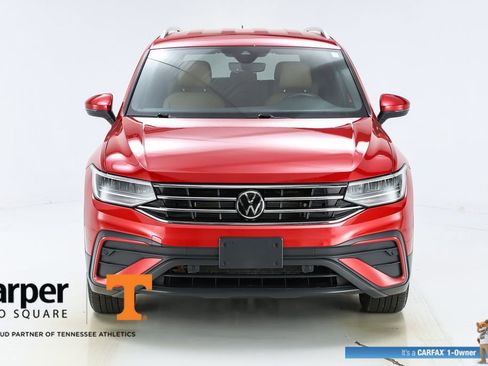 Used 2023 Volkswagen Tiguan SE AWD/4WD image 16