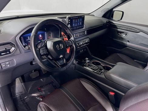 Used 2025 Honda Pilot Black Edition image 9