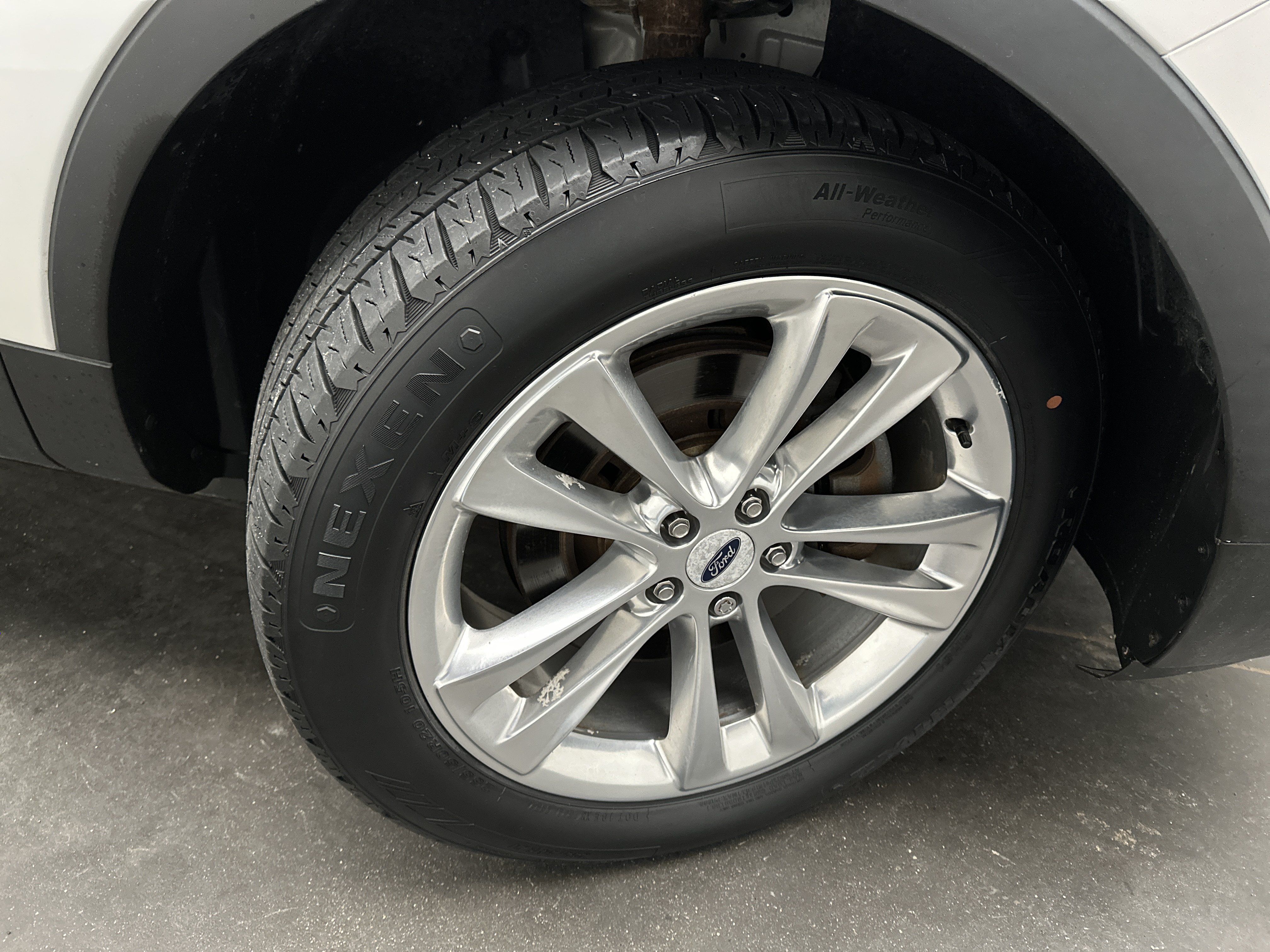 Used 2018 Ford Explorer XLT w/ Equipment Group 202A AWD/4WD image 11