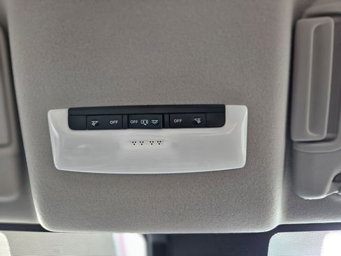 New 2025 Nissan Versa S w/ Trunk Package FWD image 23