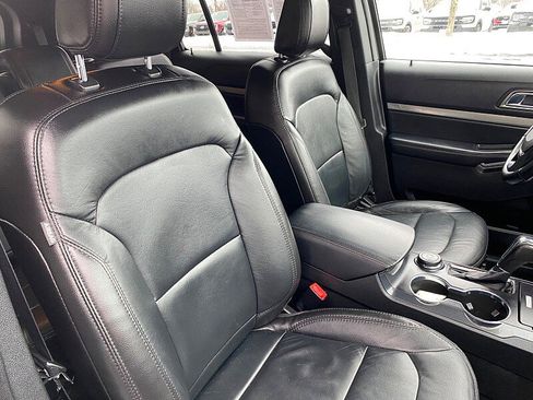 Certified 2018 Ford Explorer XLT w/ Equipment Group 202A image 30