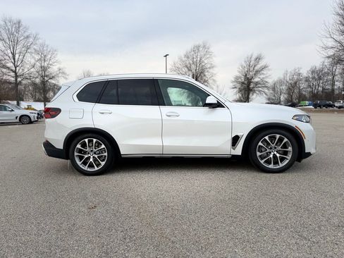 New 2026 BMW X5 xDrive50e image 7