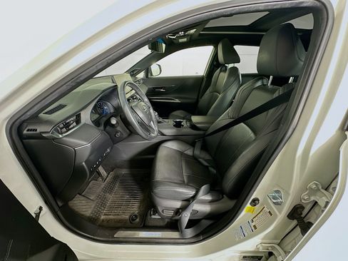 Used 2021 Toyota Venza Limited image 13