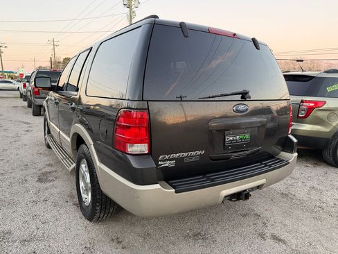 Used 2005 Ford Expedition Eddie Bauer image 2