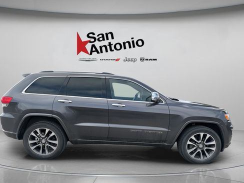 Used 2017 Jeep Grand Cherokee Overland AWD/4WD image 24