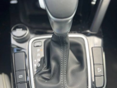 Used 2025 Kia Seltos S FWD image 17