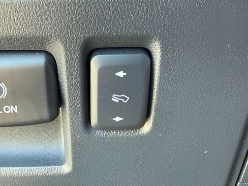 Used 2023 Ford F150 Lariat w/ Equipment Group 502A High AWD/4WD image 26