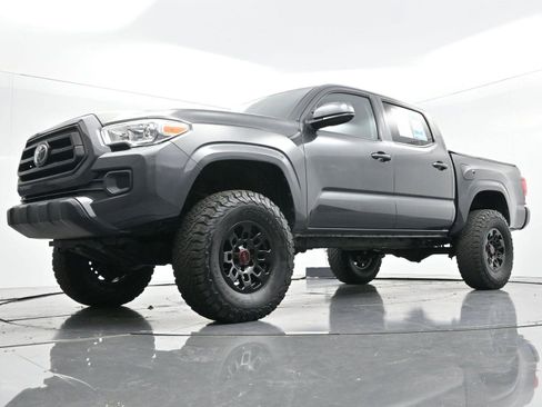 Used 2020 Toyota Tacoma TRD Sport image 43