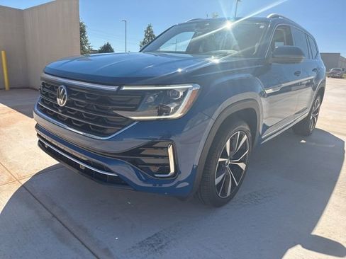 Used 2025 Volkswagen Atlas SEL Premium R-Line image 1