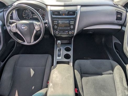 Used 2015 Nissan Altima 2.5 SV w/ Convenience Package image 14