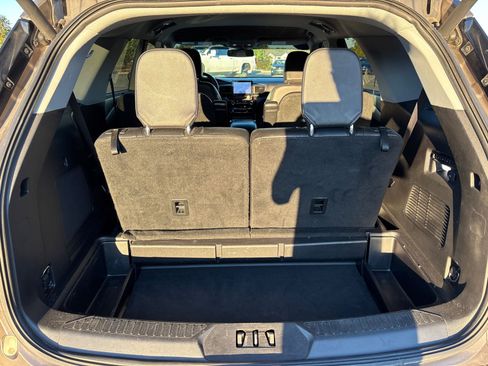 Used 2021 Ford Explorer Limited w/ Equipment Group 301A image 32