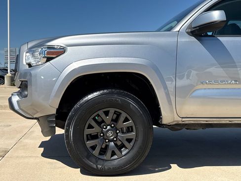 Used 2021 Toyota Tacoma SR5 RWD image 5