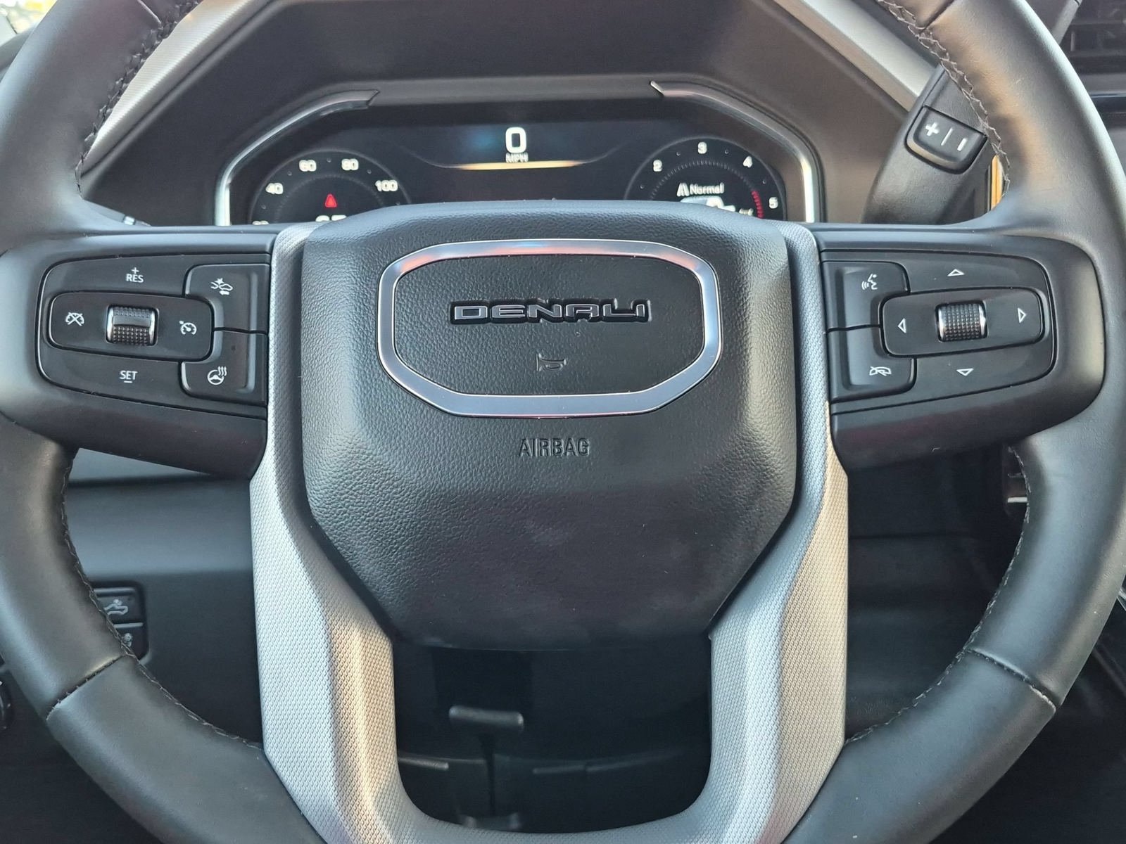 Used 2025 GMC Sierra 2500 Denali w/ Denali Reserve Package AWD/4WD image 12