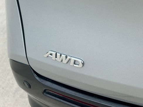 Used 2024 Toyota Sienna Limited AWD/4WD image 13