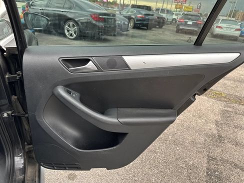 Used 2013 Volkswagen Jetta GLI Autobahn FWD image 23