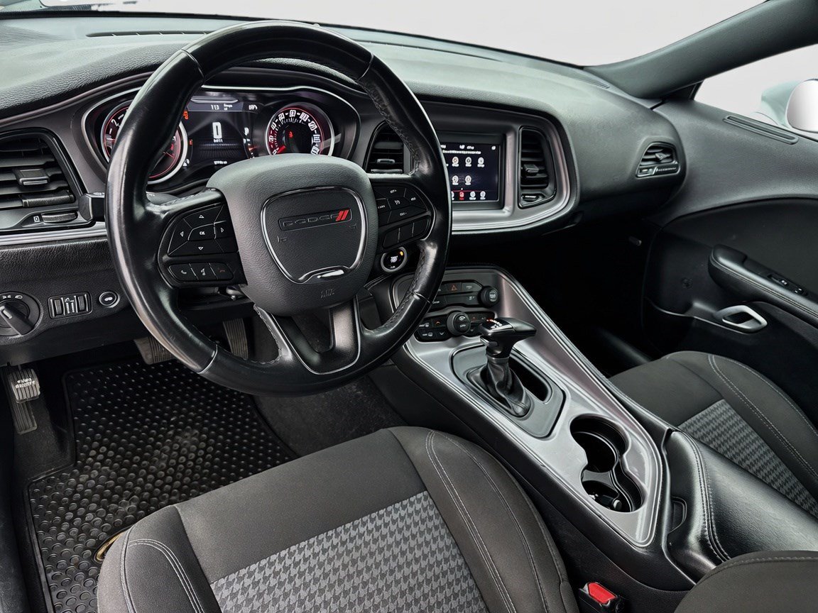 Used 2023 Dodge Challenger SXT RWD image 7