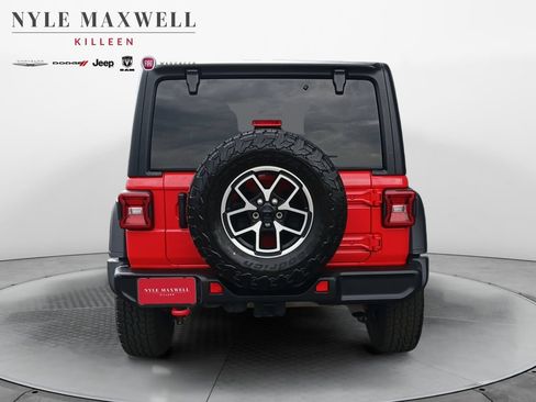 Used 2025 Jeep Wrangler Unlimited Rubicon AWD/4WD image 15