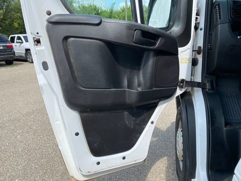 Used 2025 RAM ProMaster 2500 w/ Convenience Group FWD image 11