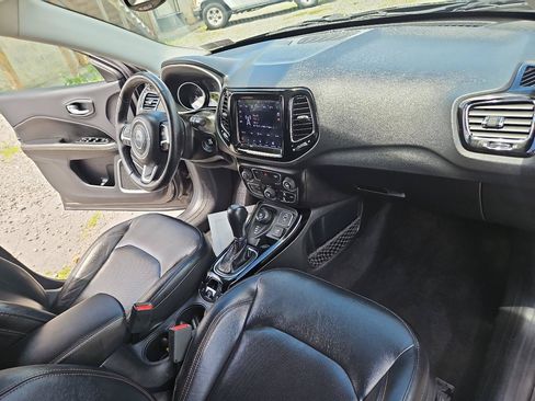Used 2018 Jeep Compass Limited w/ Navigation Group AWD/4WD image 18