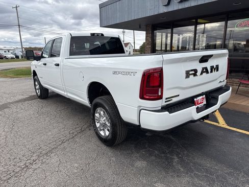 New 2026 RAM 2500 Big Horn AWD/4WD image 6