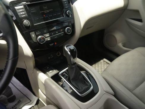 Used 2019 Nissan Rogue Sport SV w/ Technology Package FWD image 28