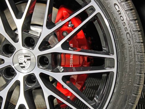 Certified 2025 Porsche Macan 4S Electric image 43