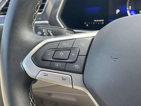 Certified 2022 Volkswagen Tiguan SE FWD image 27