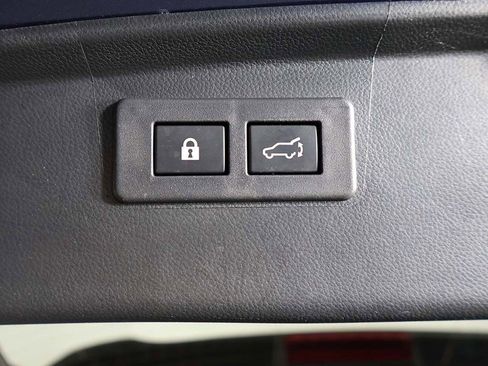 Used 2022 Subaru Outback Touring image 19