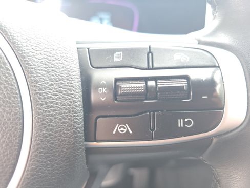 Certified 2024 Kia Sportage EX image 22