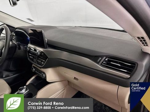Used 2022 Ford Escape Titanium AWD/4WD image 32
