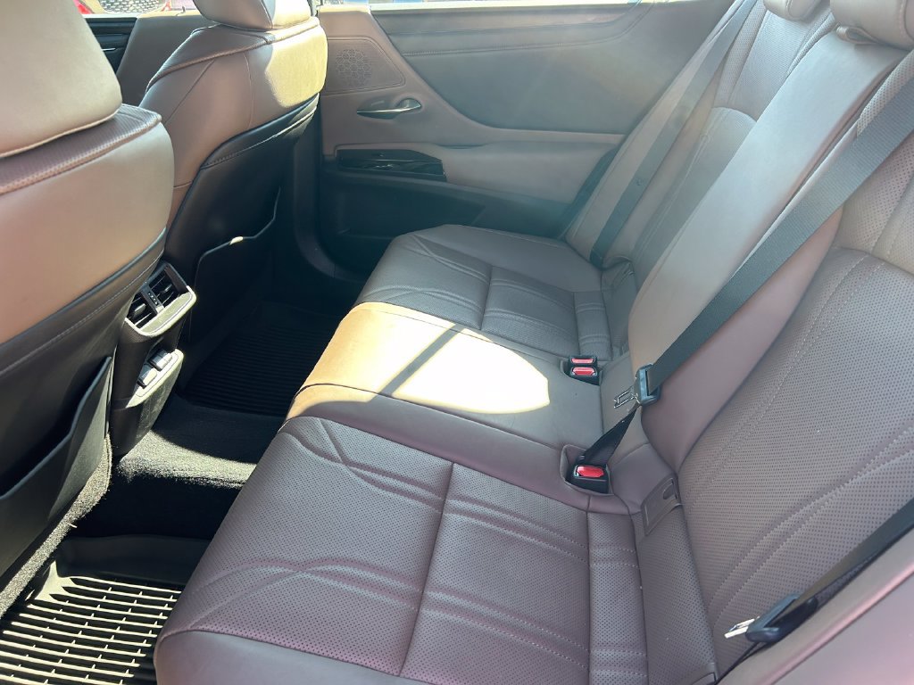 Used 2024 Lexus ES 300h w/ Technology Package FWD image 15