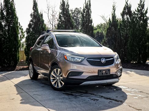 Used 2018 Buick Encore Preferred image 2