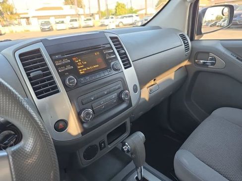 Used 2013 Nissan Frontier SV image 36