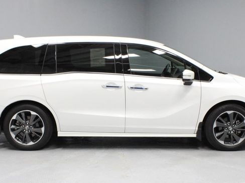 Used 2023 Honda Odyssey Elite image 11