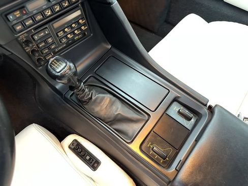 Used 1992 Chevrolet Corvette Convertible image 10