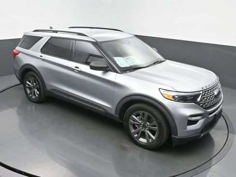 Used 2021 Ford Explorer XLT w/ Equipment Group 202A RWD image 46