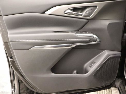 Used 2025 Chevrolet Traverse LT w/ Midnight/Sport Edition image 18