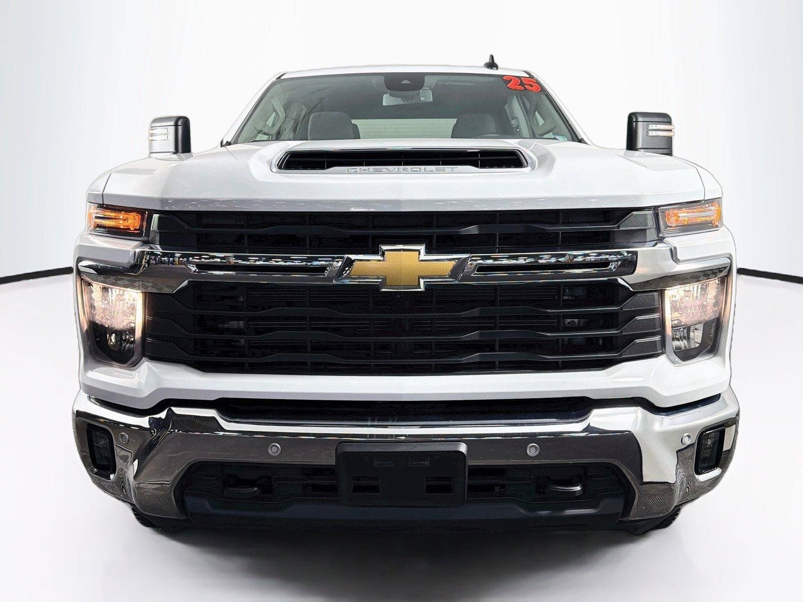 Used 2025 Chevrolet Silverado 3500 LT w/ Safety Package AWD/4WD image 6