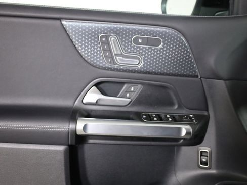 Certified 2025 Mercedes-Benz GLB 250 4MATIC image 9