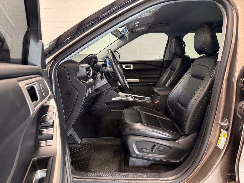 Certified 2021 Ford Explorer XLT w/ Equipment Group 202A AWD/4WD image 20