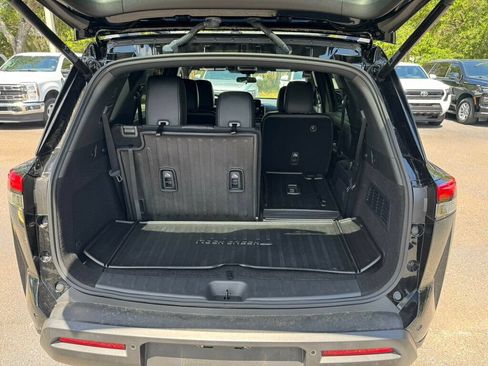 Used 2025 Nissan Pathfinder Rock Creek AWD/4WD image 8