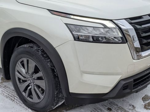 Used 2022 Nissan Pathfinder SV w/ SV Premium Package image 28