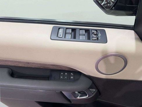 Used 2017 Land Rover Discovery HSE AWD/4WD image 18