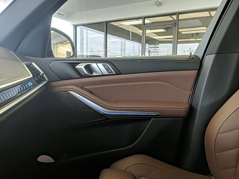 Used 2024 BMW X5 xDrive50e w/ M Sport Package image 19