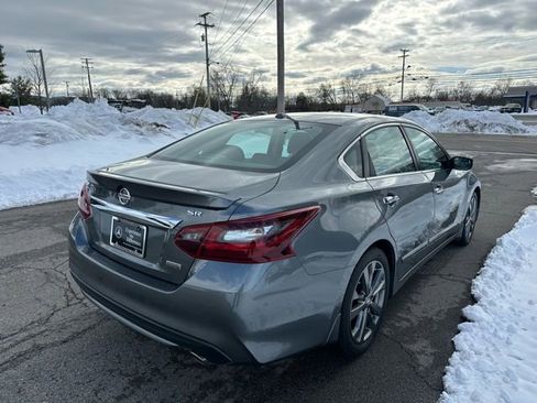 Used 2018 Nissan Altima 2.5 SR w/ SR Special Edition image 4