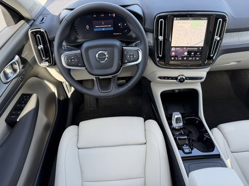 New 2026 Volvo XC40 B5 Ultra w/ Protection Package AWD/4WD image 12