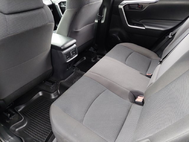 Used 2025 Toyota RAV4 LE AWD/4WD image 25