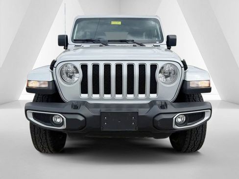 Used 2023 Jeep Wrangler Unlimited Sahara AWD/4WD image 2