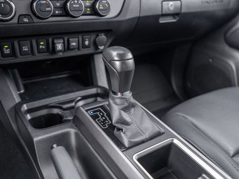 Used 2023 Toyota Tacoma TRD Off-Road w/ TRD Premium Off Road Package AWD/4WD image 26
