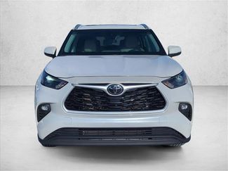 Used 2024 Toyota Highlander XLE video 2